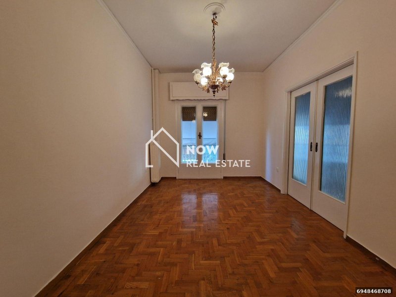 15284 - Apartment FOR SALE in Poligono - Tourkovounia Evelpidon for € 90.000 נדל״ן באתונה נכסים להשקעה ביוון לישראלים