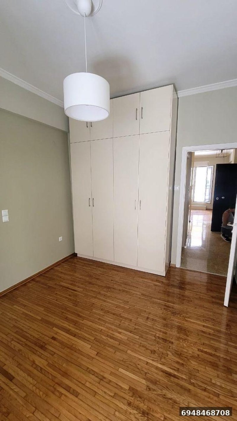 15380 - Apartment FOR RENT in Palaio Faliro Amfithea for € 990 נדל״ן באתונה נכסים להשקעה ביוון לישראלים