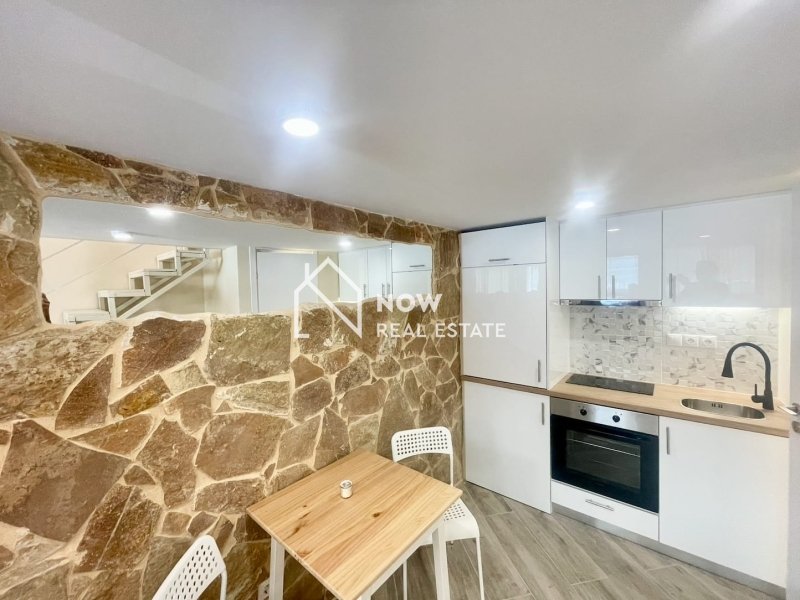 10679 - Maisonette FOR SALE in Patision - Acharnon Plateia Amerikis for € 220.000 נדל״ן באתונה נכסים להשקעה ביוון לישראלים